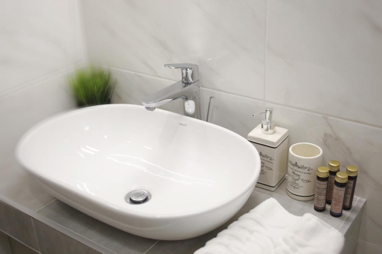 Lion King Lesya Ukrainka Apartment Lviv Ngoại thất bức ảnh