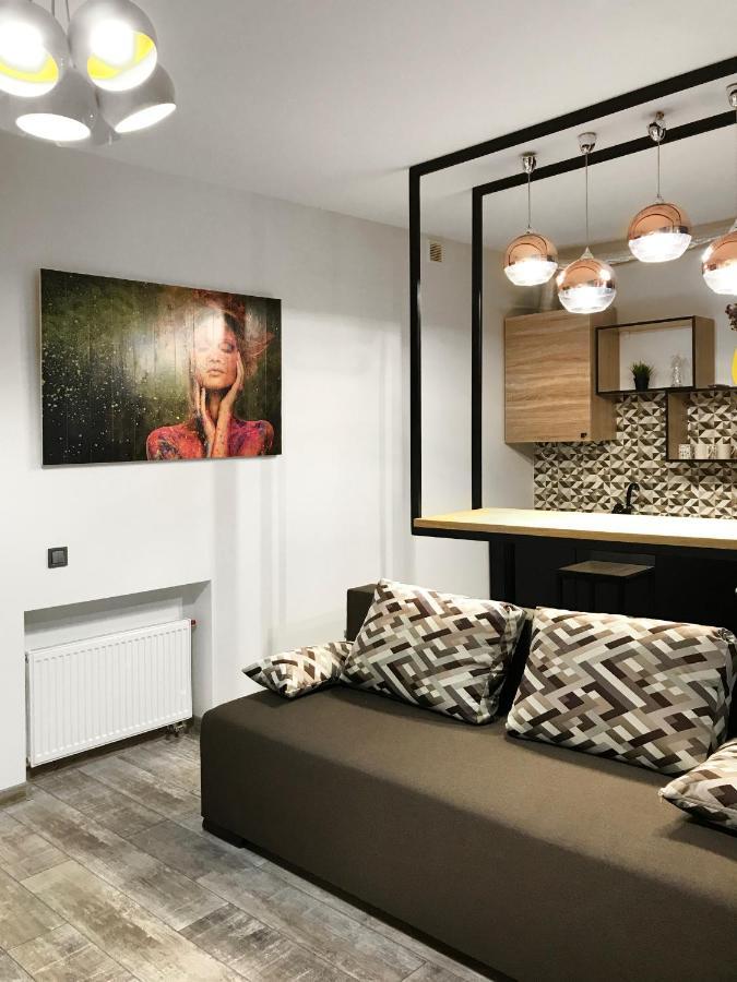 Lion King Lesya Ukrainka Apartment Lviv Ngoại thất bức ảnh