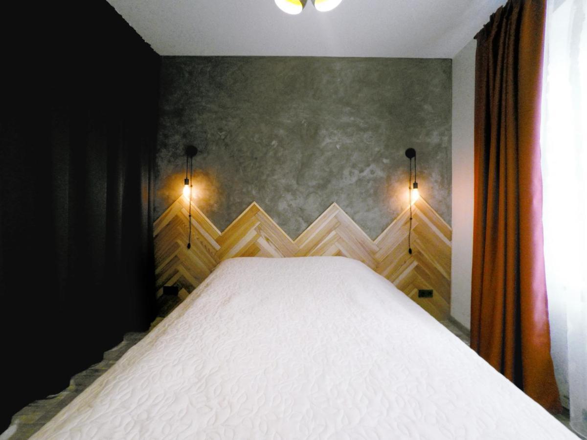 Lion King Lesya Ukrainka Apartment Lviv Ngoại thất bức ảnh