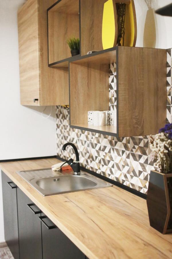 Lion King Lesya Ukrainka Apartment Lviv Ngoại thất bức ảnh