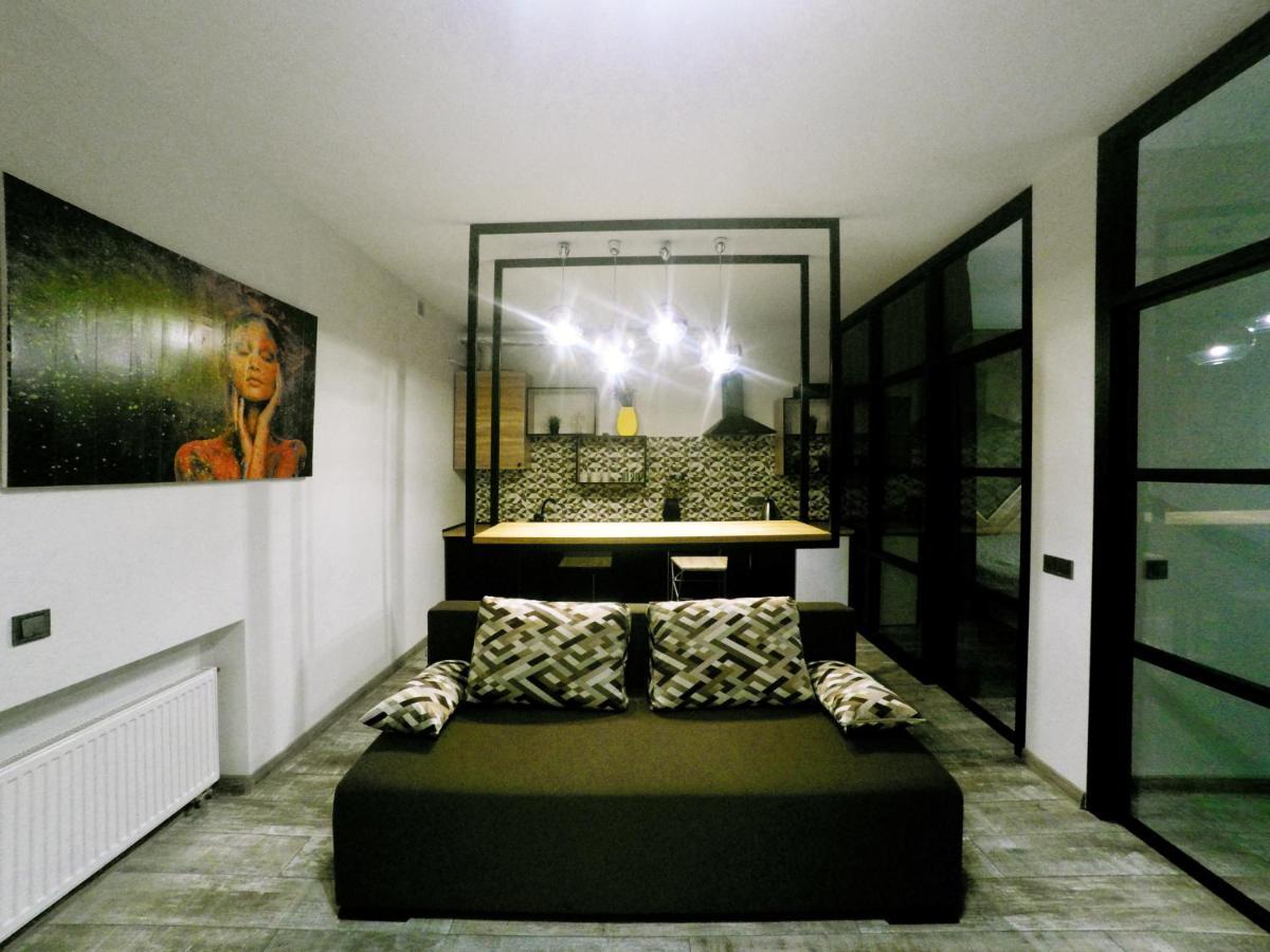 Lion King Lesya Ukrainka Apartment Lviv Ngoại thất bức ảnh