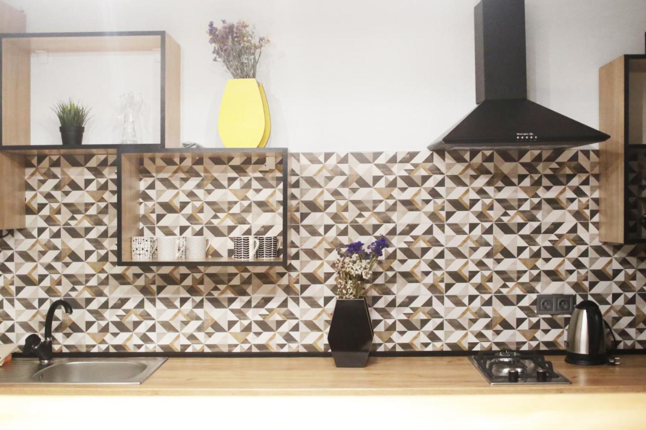 Lion King Lesya Ukrainka Apartment Lviv Ngoại thất bức ảnh